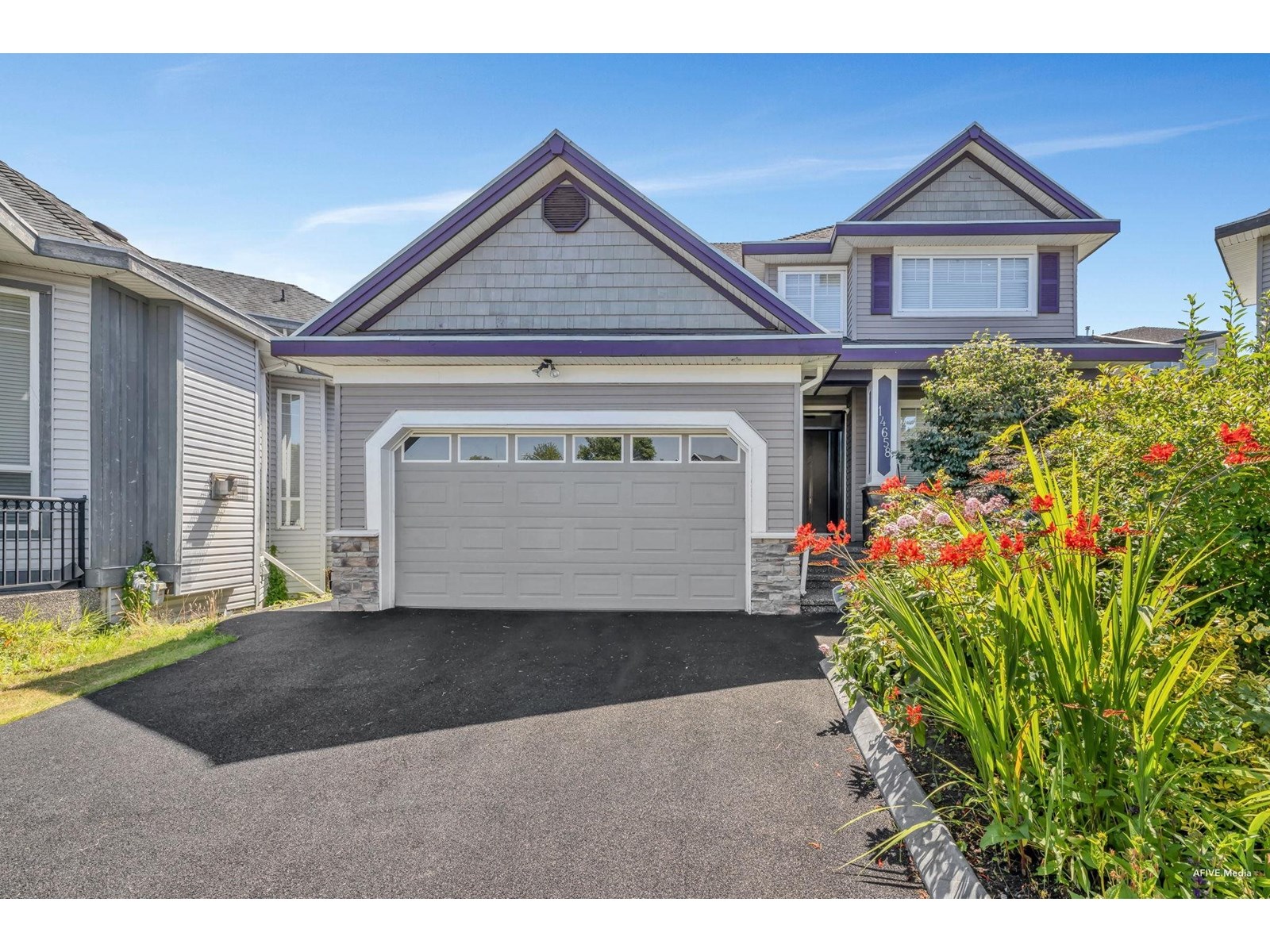 Photo 1 of 14658 76 B Avenue, Surrey BC