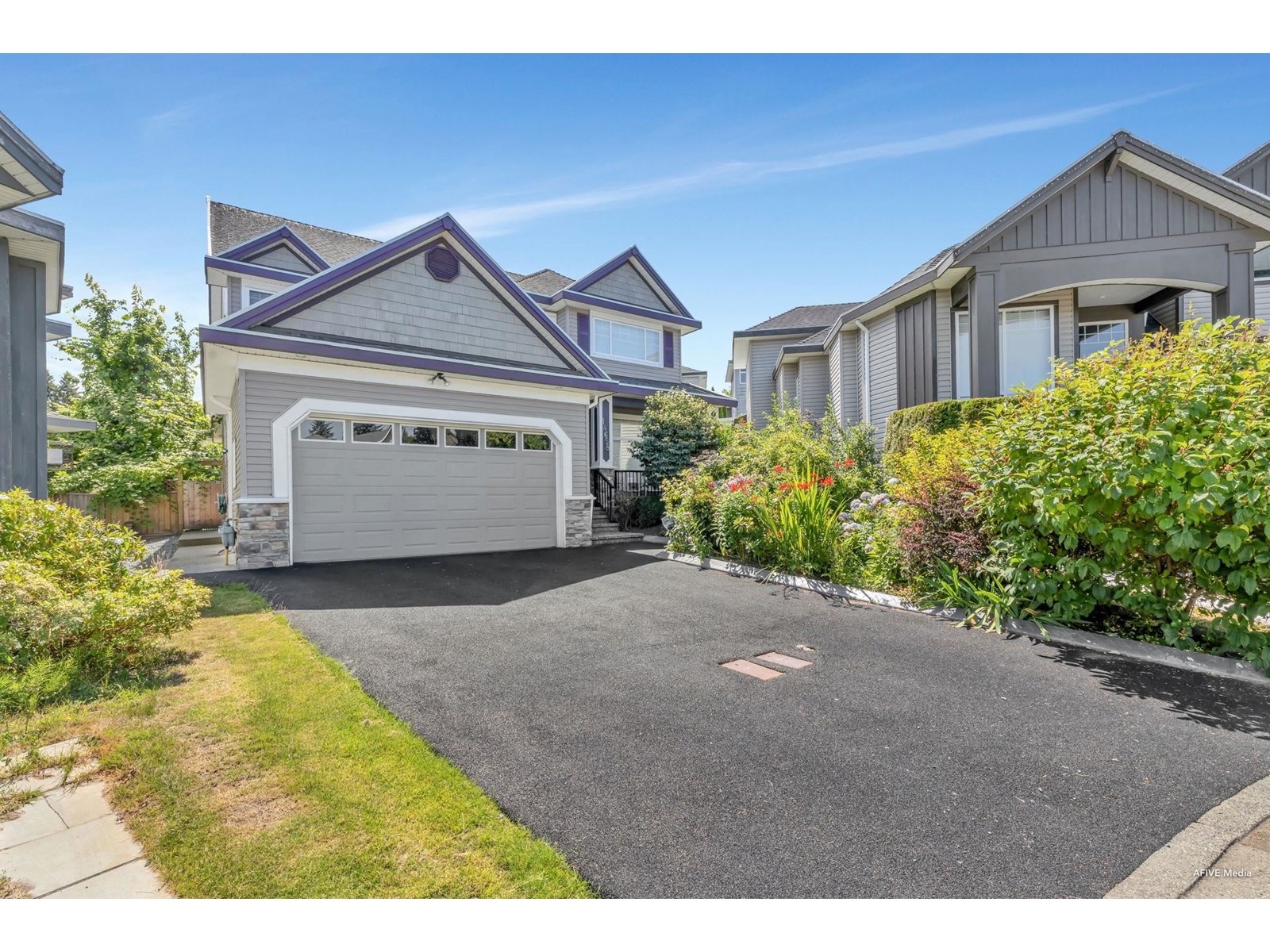 Photo 2 of 14658 76 B Avenue, Surrey BC