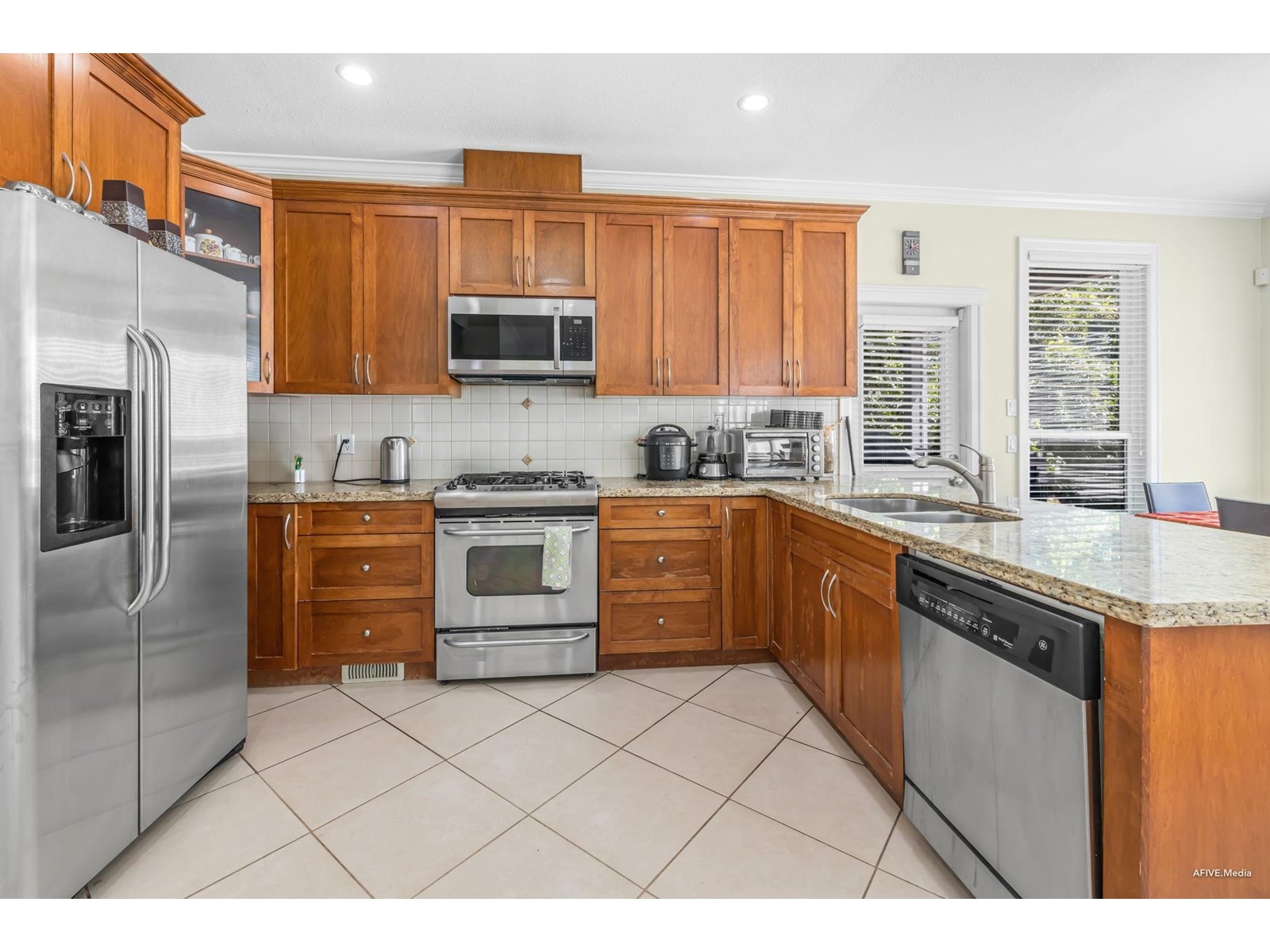 Photo 9 of 14658 76 B Avenue, Surrey BC
