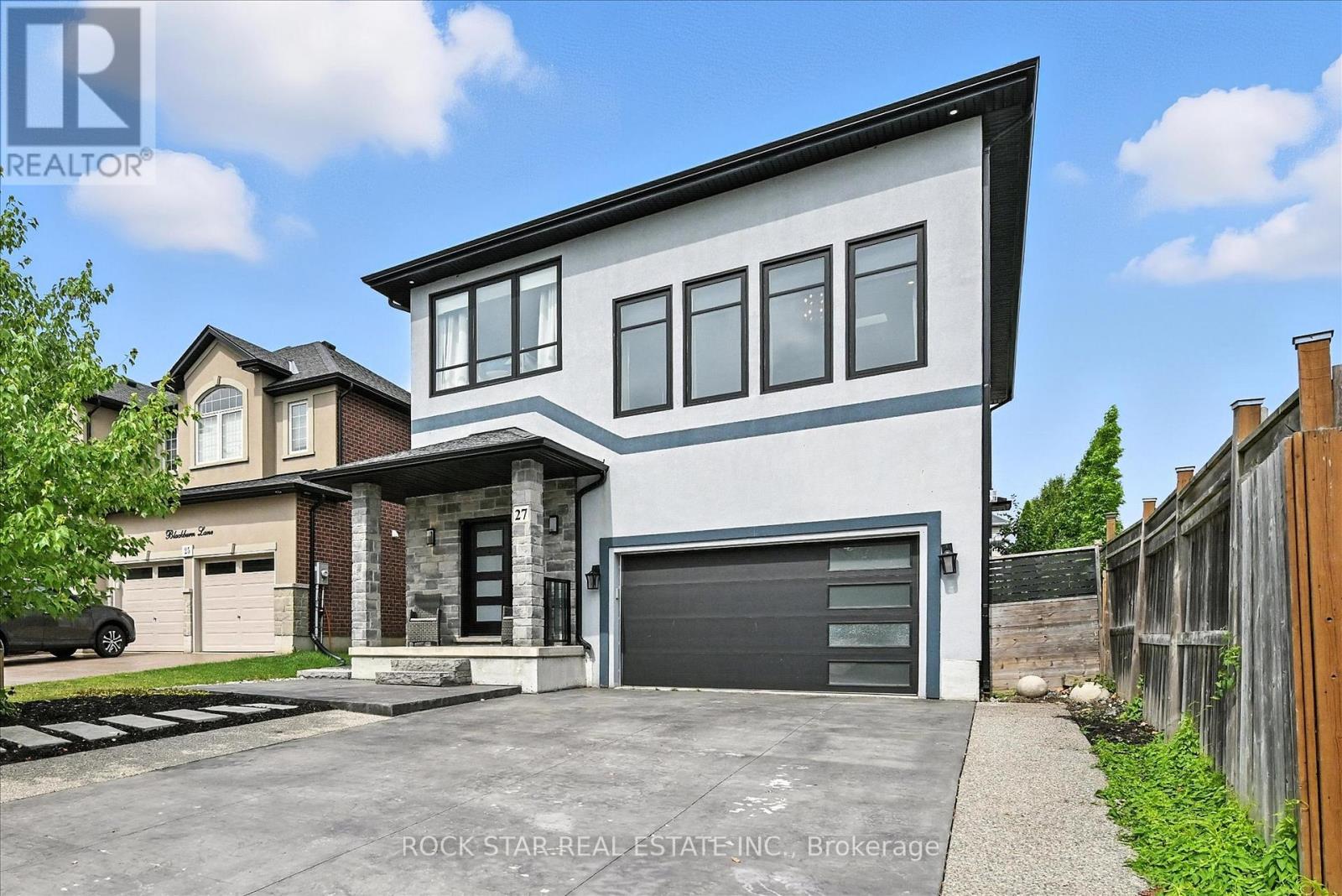 Photo 34 of 27 Blackburn Lane, Hamilton ON