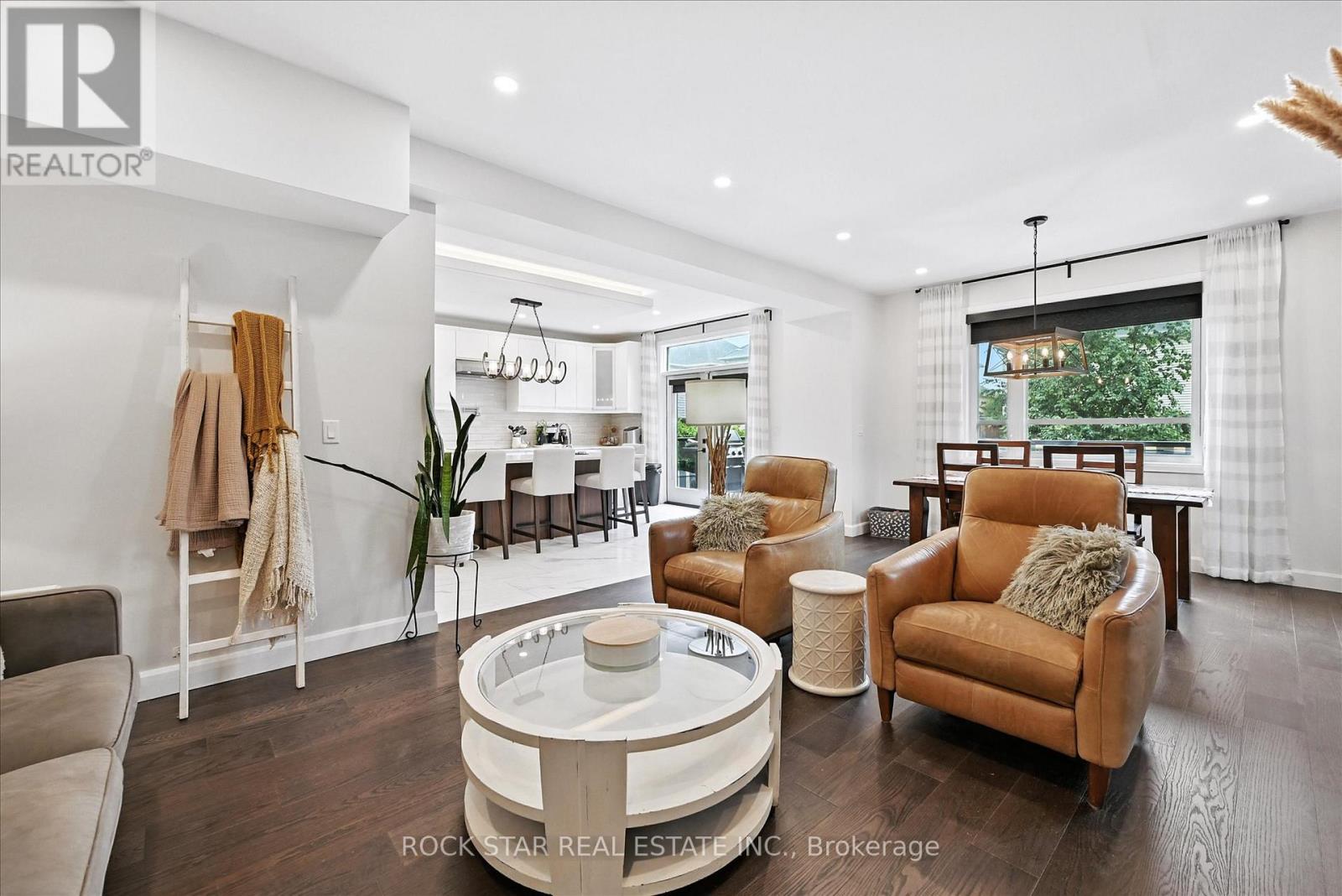 Photo 17 of 27 Blackburn Lane, Hamilton ON