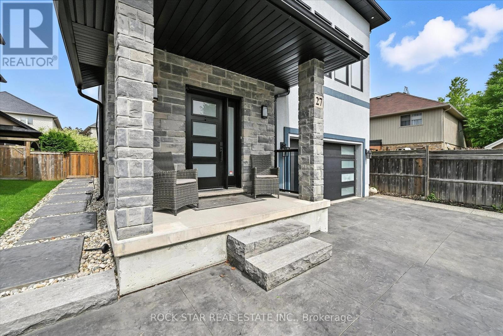 Photo 27 of 27 Blackburn Lane, Hamilton ON