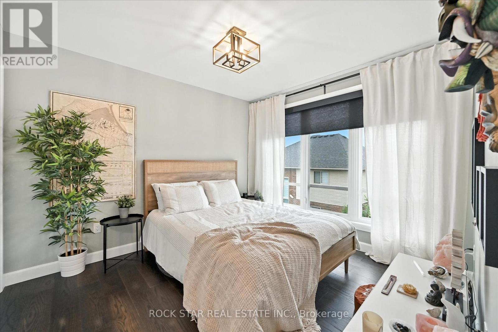 Photo 31 of 27 Blackburn Lane, Hamilton ON
