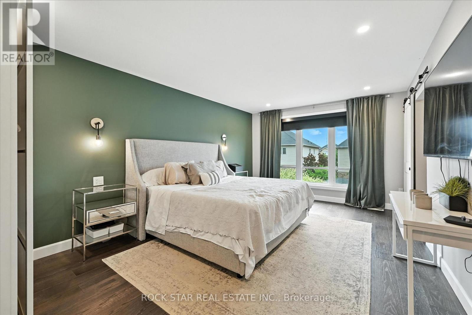 Photo 32 of 27 Blackburn Lane, Hamilton ON