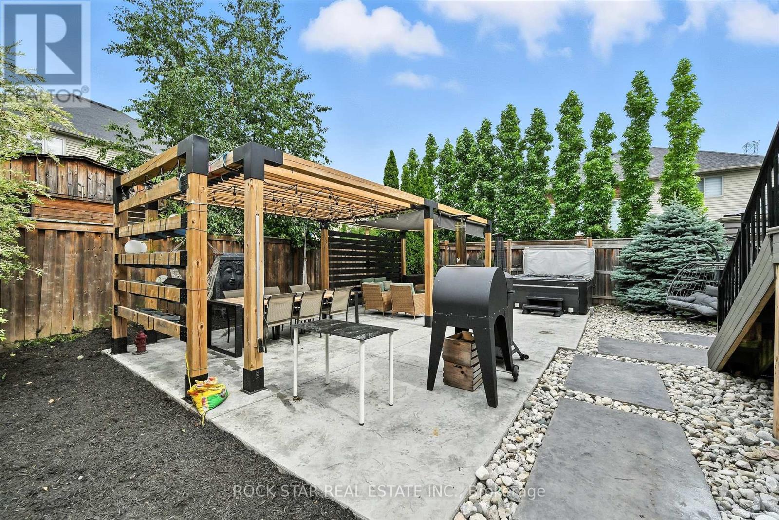 Photo 22 of 27 Blackburn Lane, Hamilton ON