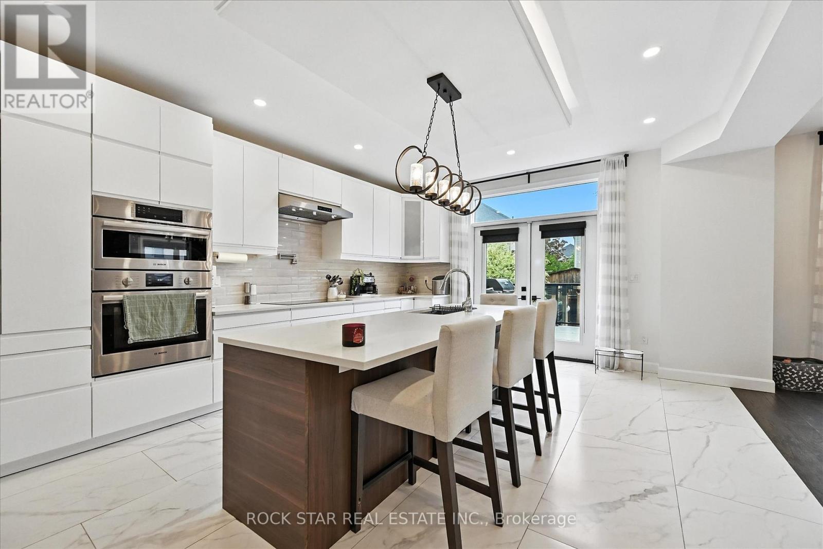 Photo 28 of 27 Blackburn Lane, Hamilton ON