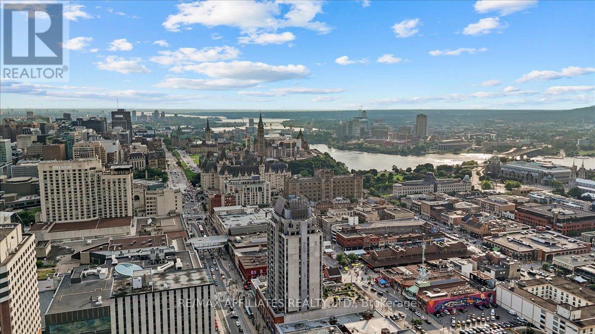 Photo 2 of 1003 90 George Street, Ottawa ON