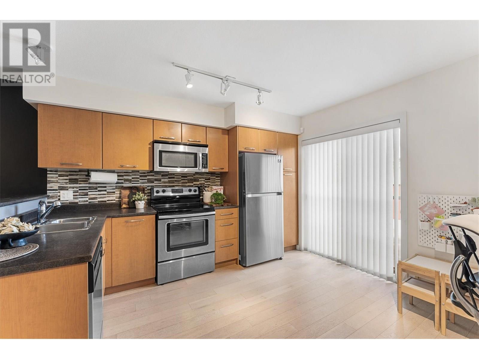 3 1811 Ambrosi Road, Kelowna