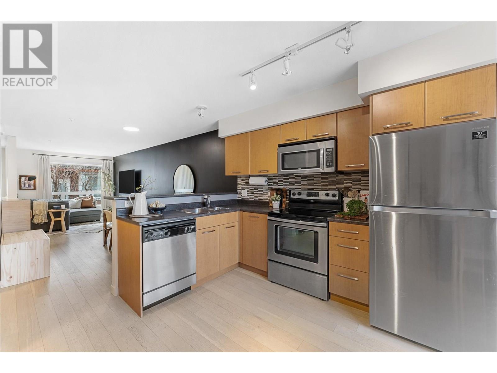 3 1811 Ambrosi Road, Kelowna