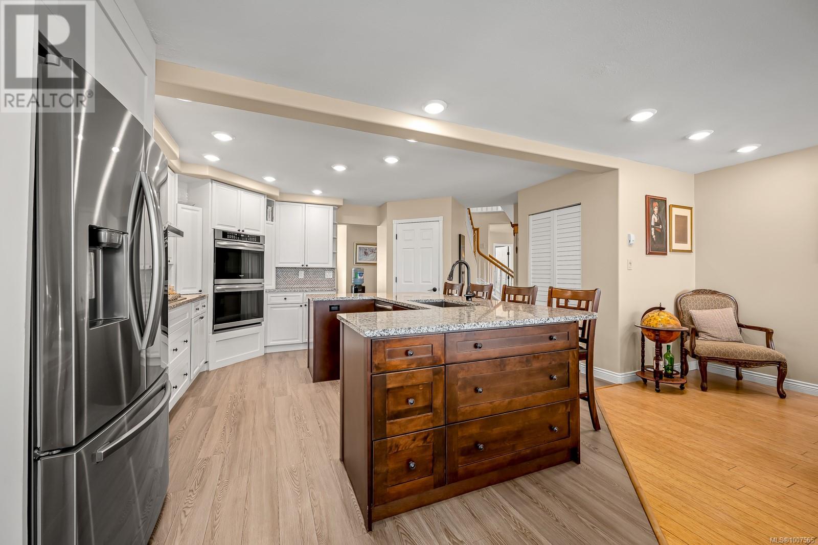 Photo 13 of 1418 Valley View Dr, Courtenay BC