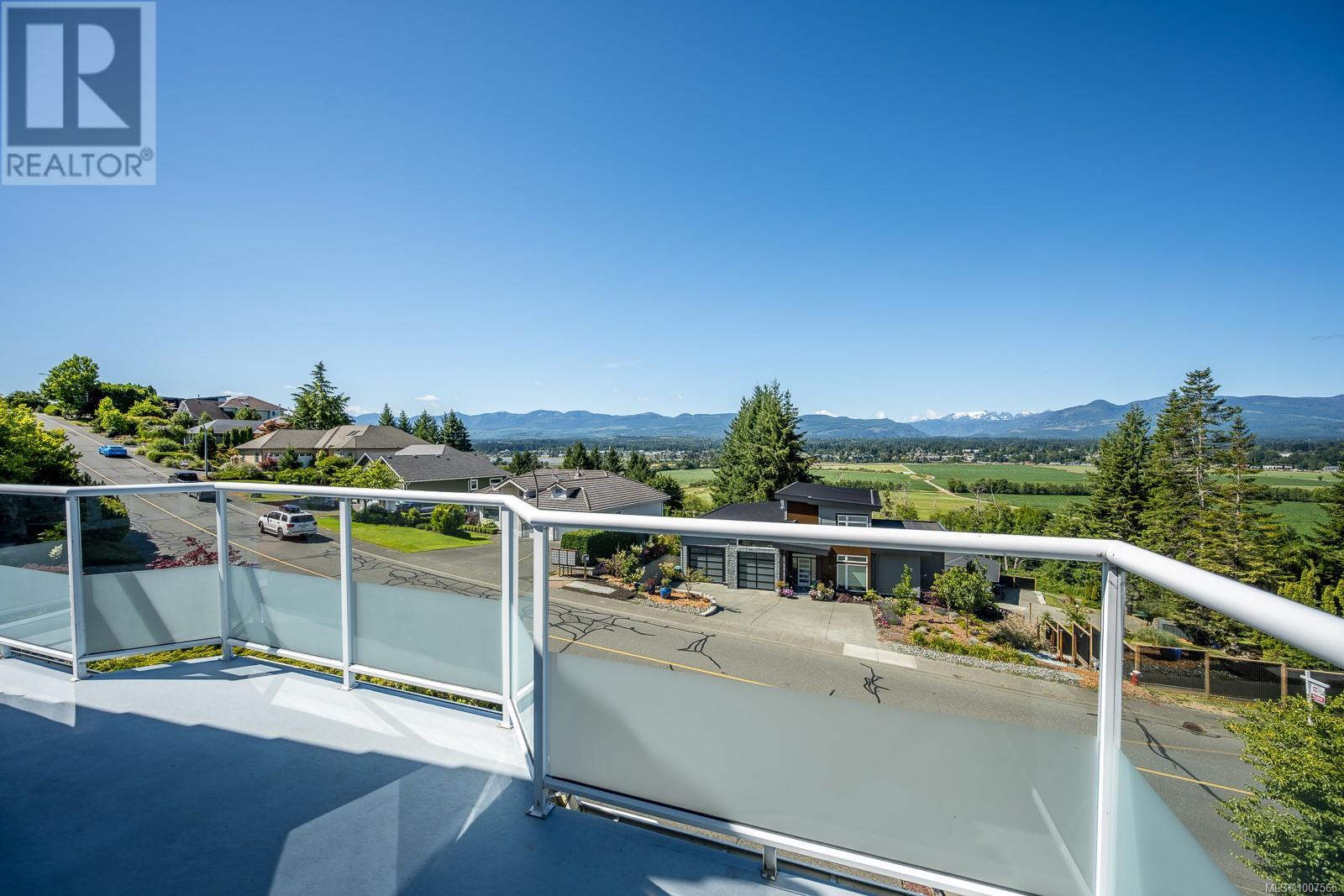 Photo 33 of 1418 Valley View Dr, Courtenay BC