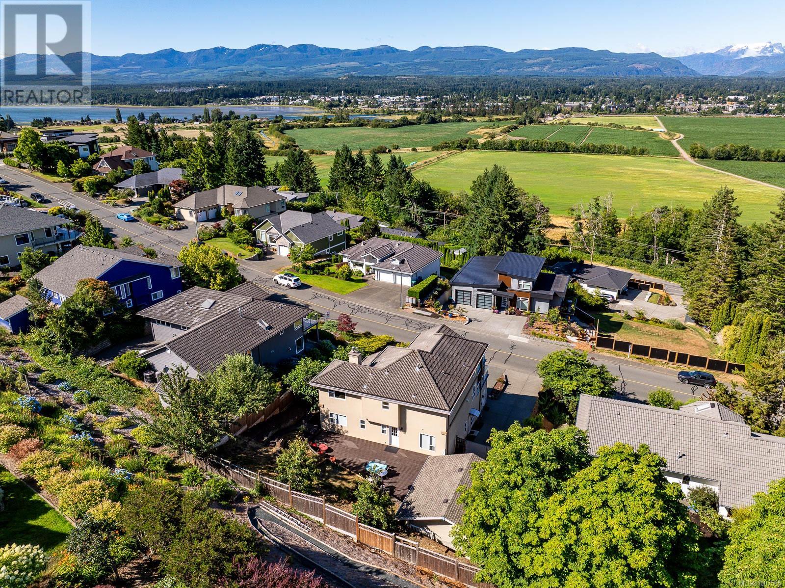 Photo 62 of 1418 Valley View Dr, Courtenay BC
