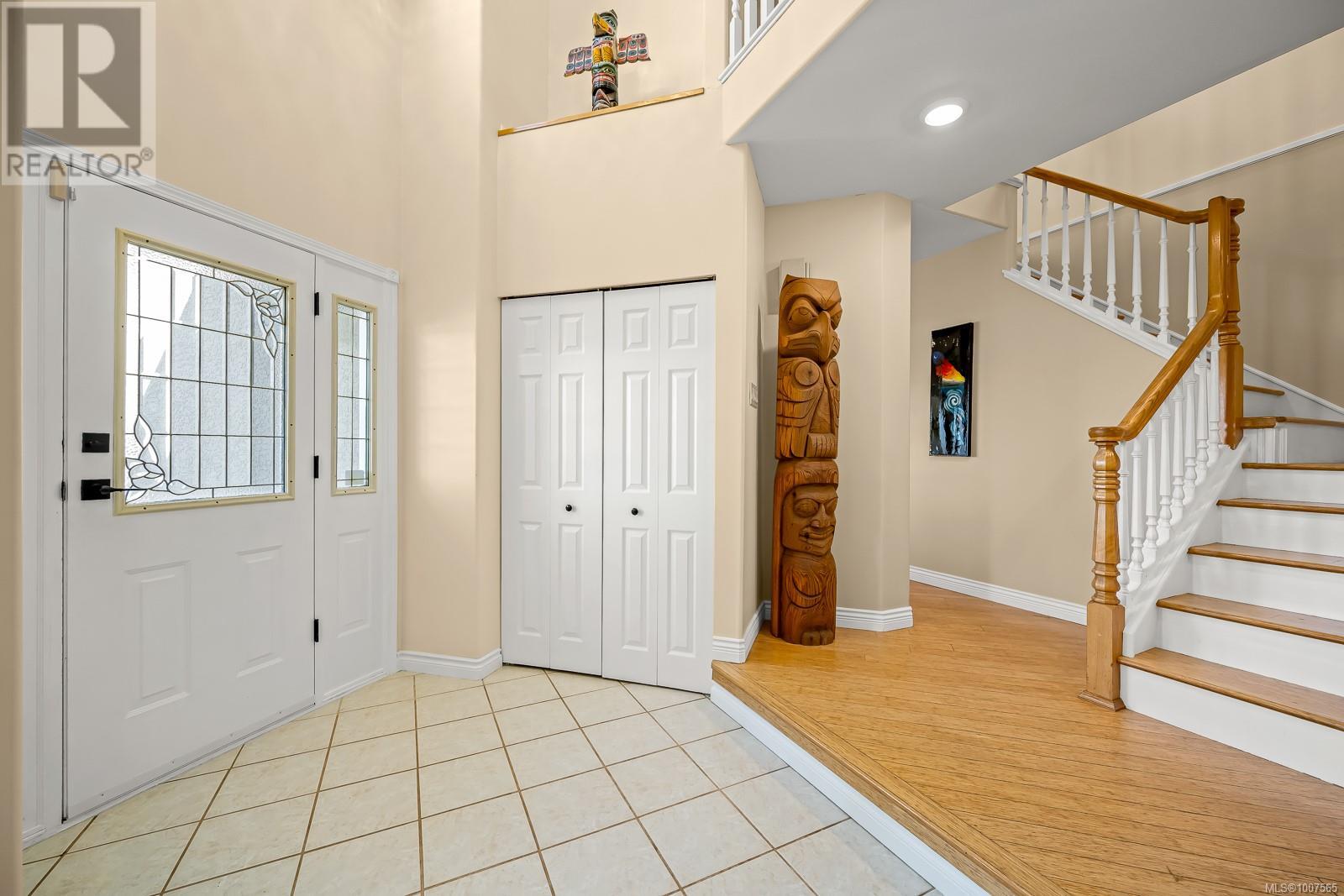 Photo 7 of 1418 Valley View Dr, Courtenay BC