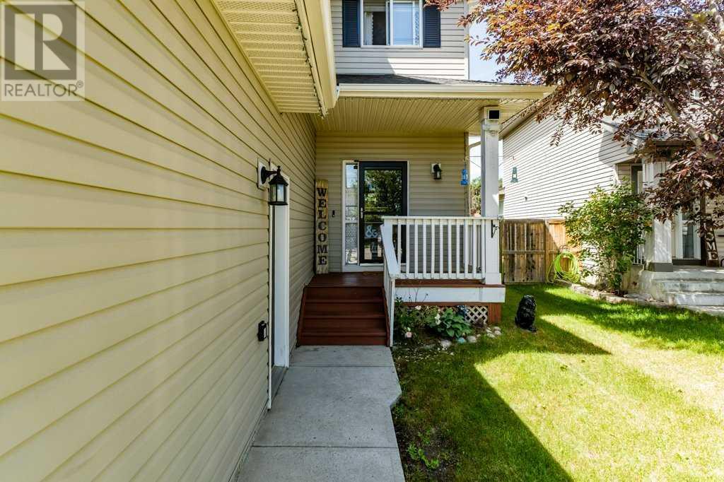 Photo 4 of 558 Fairways Crescent Nw, Airdrie AB