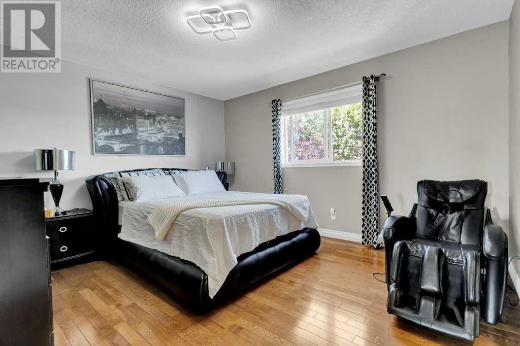 Photo 23 of 558 Fairways Crescent Nw, Airdrie AB