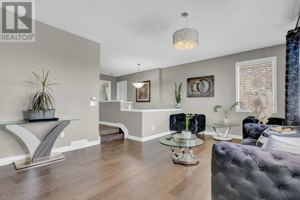 Photo 20 of 558 Fairways Crescent Nw, Airdrie AB