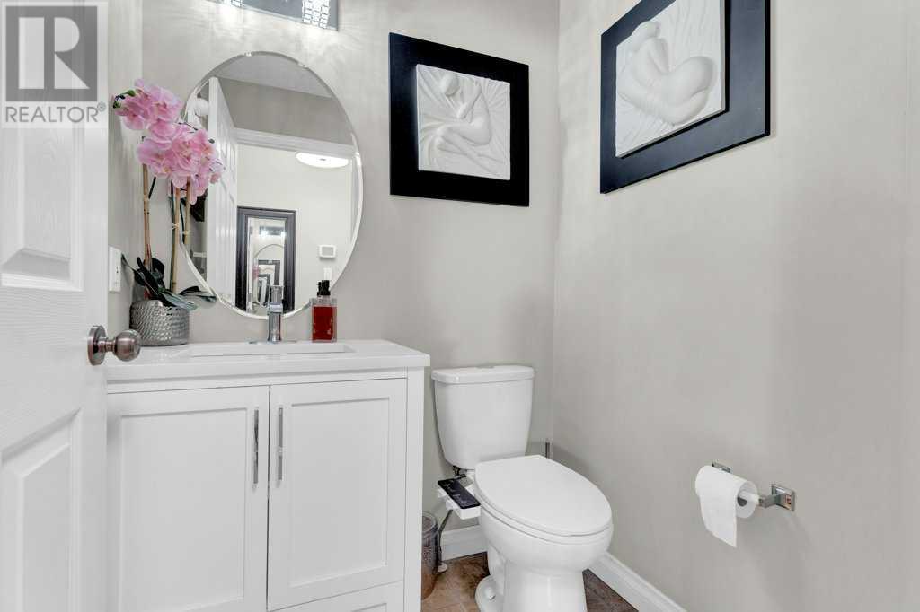 Photo 15 of 558 Fairways Crescent Nw, Airdrie AB
