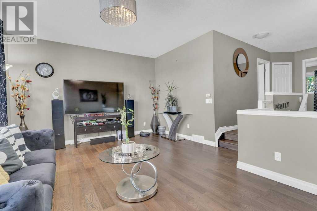 Photo 22 of 558 Fairways Crescent Nw, Airdrie AB