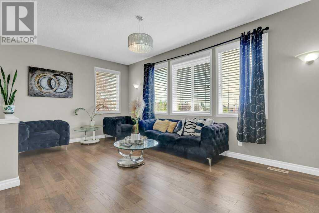 Photo 21 of 558 Fairways Crescent Nw, Airdrie AB