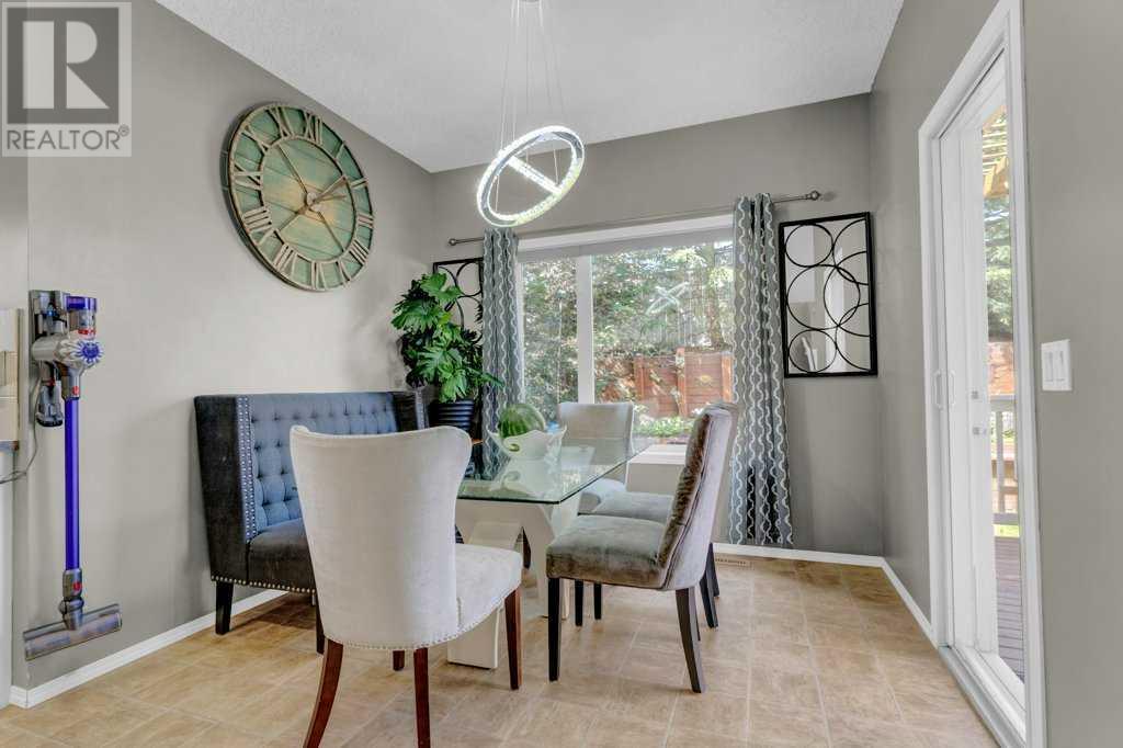 Photo 14 of 558 Fairways Crescent Nw, Airdrie AB