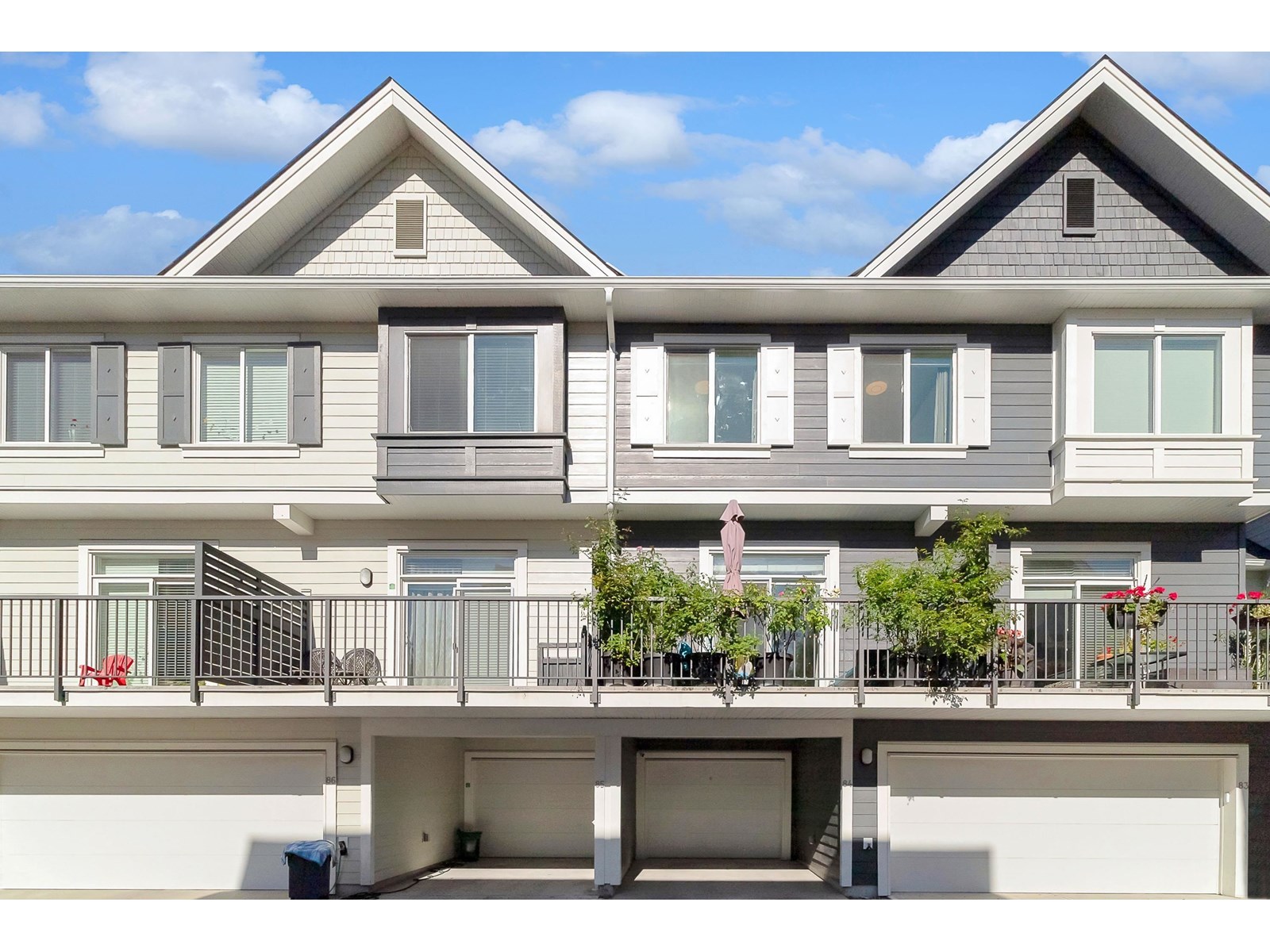 Photo 25 of 84 16678 25 Avenue, Surrey BC