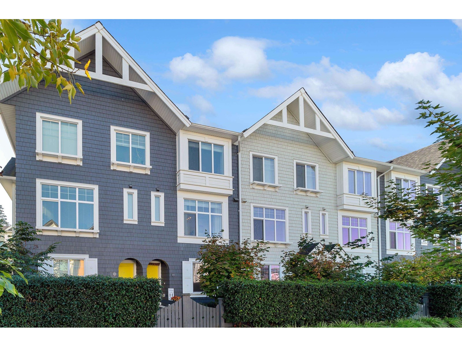 Photo 5 of 84 16678 25 Avenue, Surrey BC
