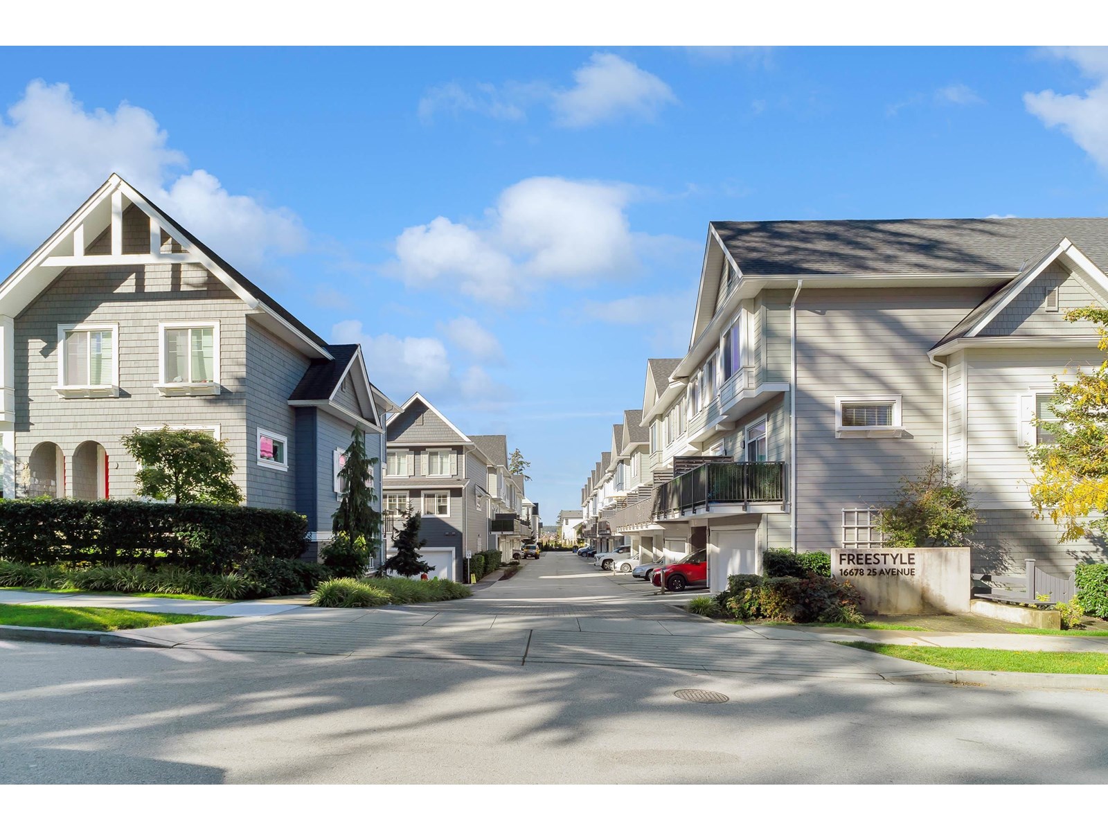 Photo 3 of 84 16678 25 Avenue, Surrey BC