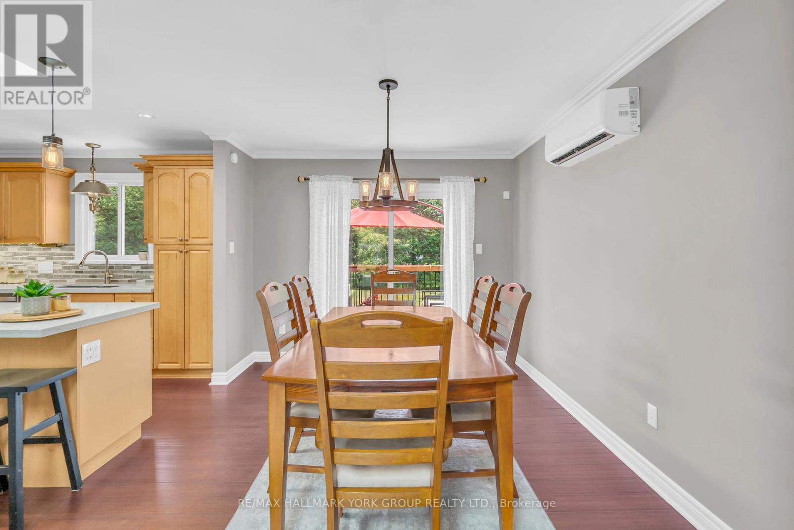 Photo 11 of 15 Brook Crescent, Georgina ON