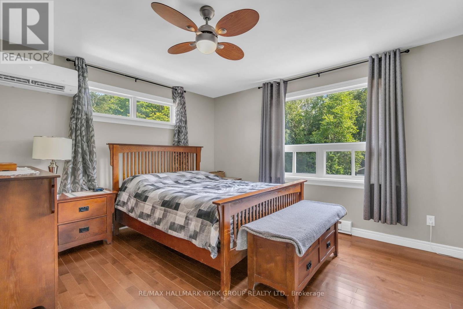 Photo 25 of 15 Brook Crescent, Georgina ON