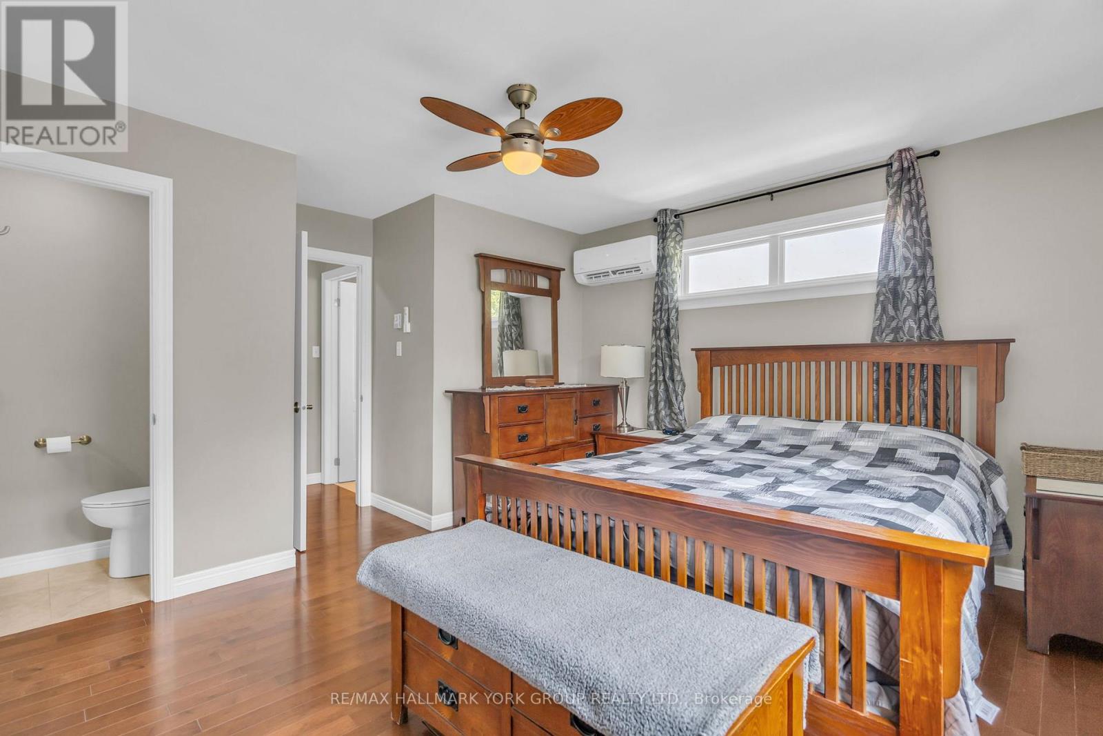 Photo 26 of 15 Brook Crescent, Georgina ON