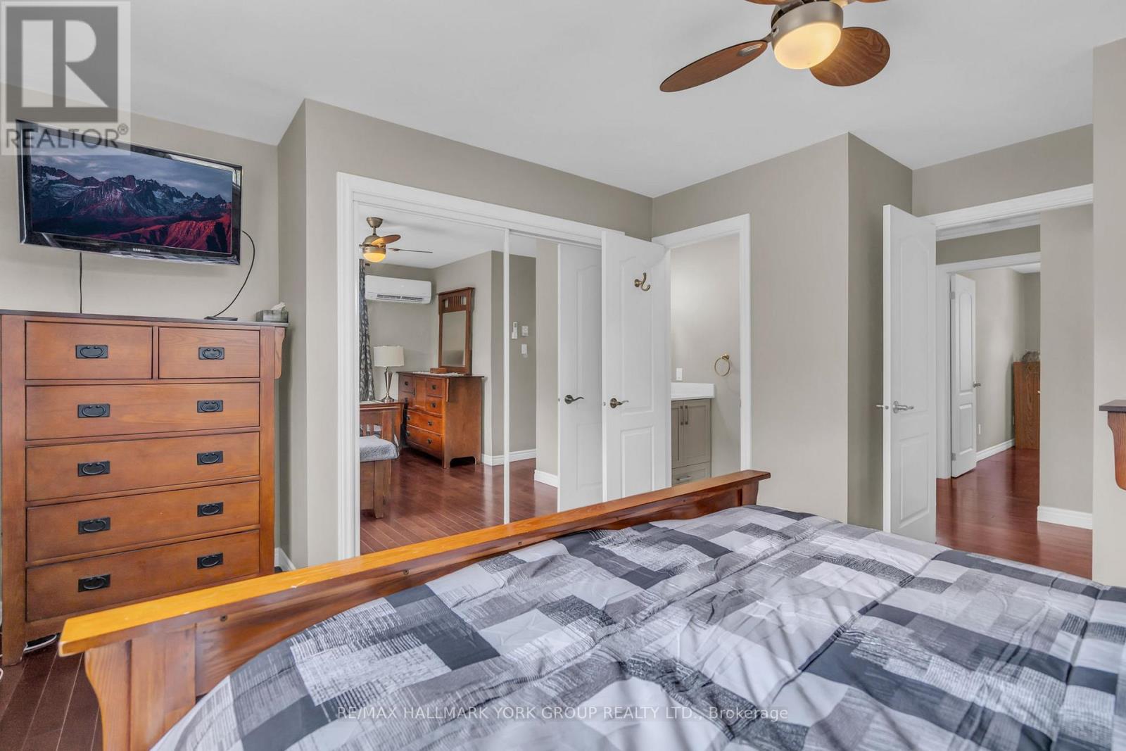 Photo 27 of 15 Brook Crescent, Georgina ON