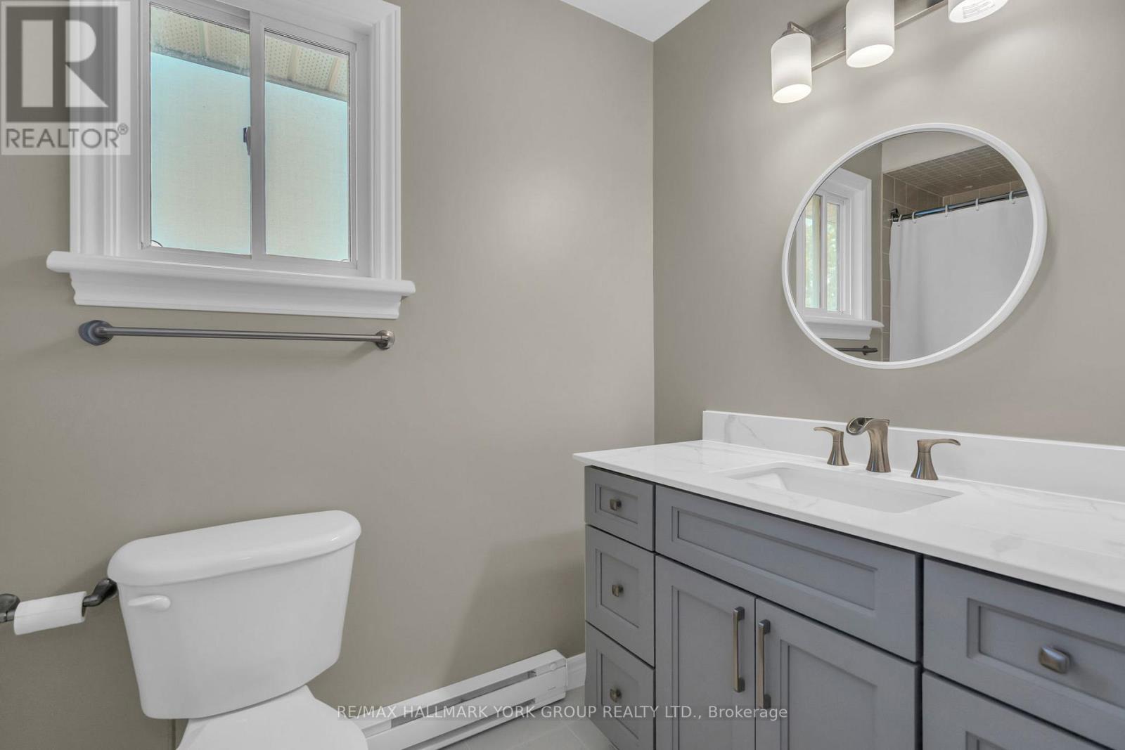 Photo 34 of 15 Brook Crescent, Georgina ON