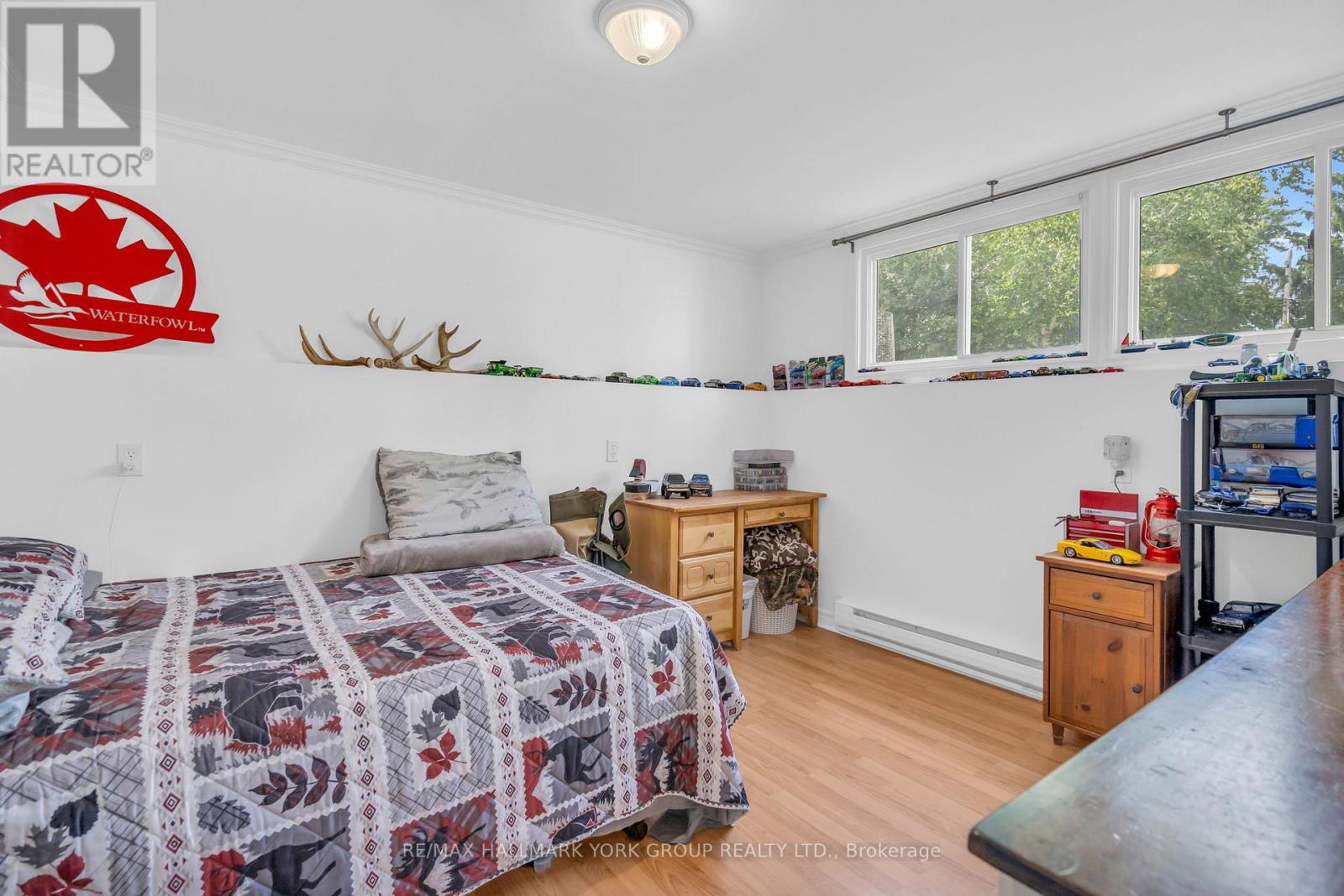 Photo 38 of 15 Brook Crescent, Georgina ON
