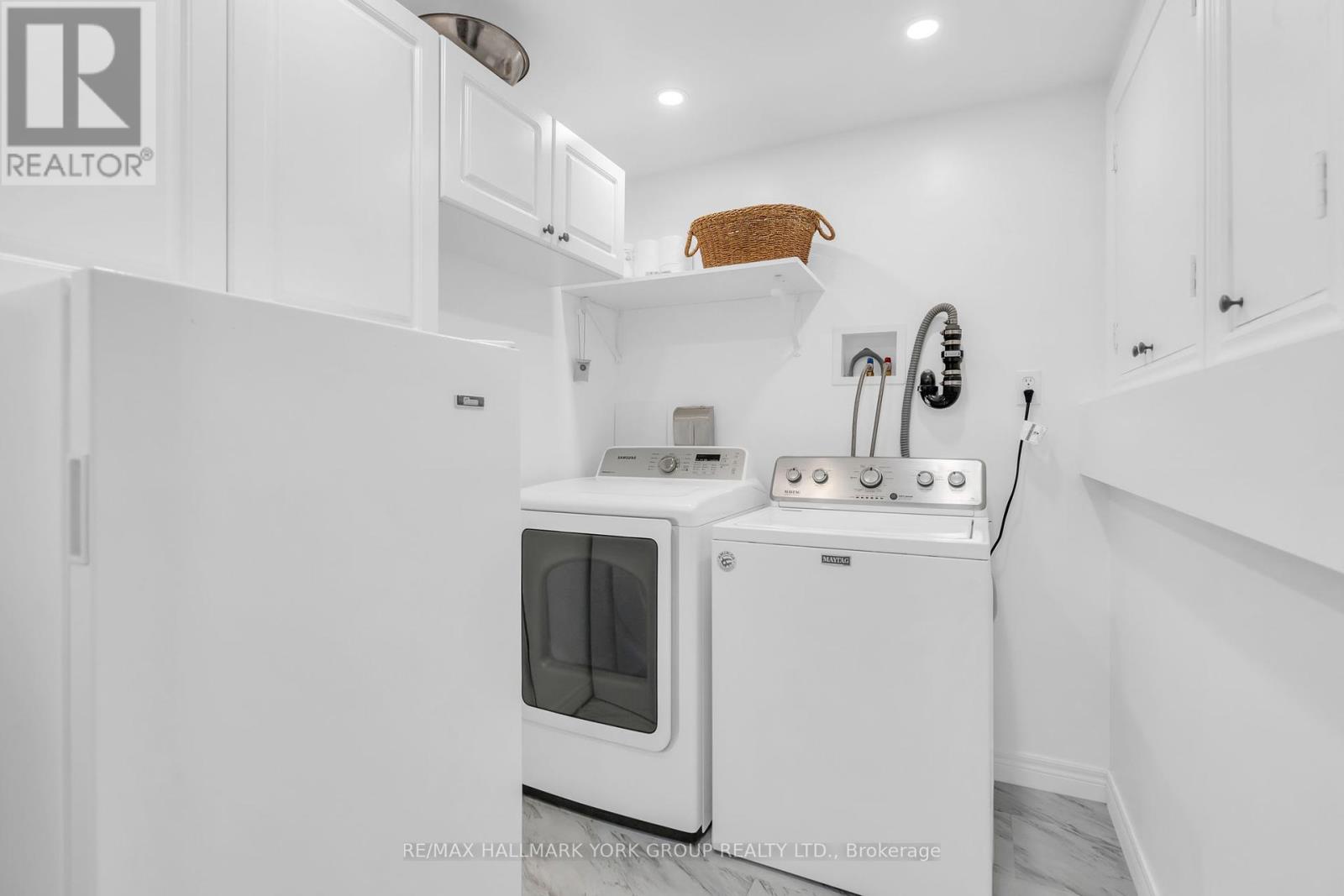 Photo 39 of 15 Brook Crescent, Georgina ON