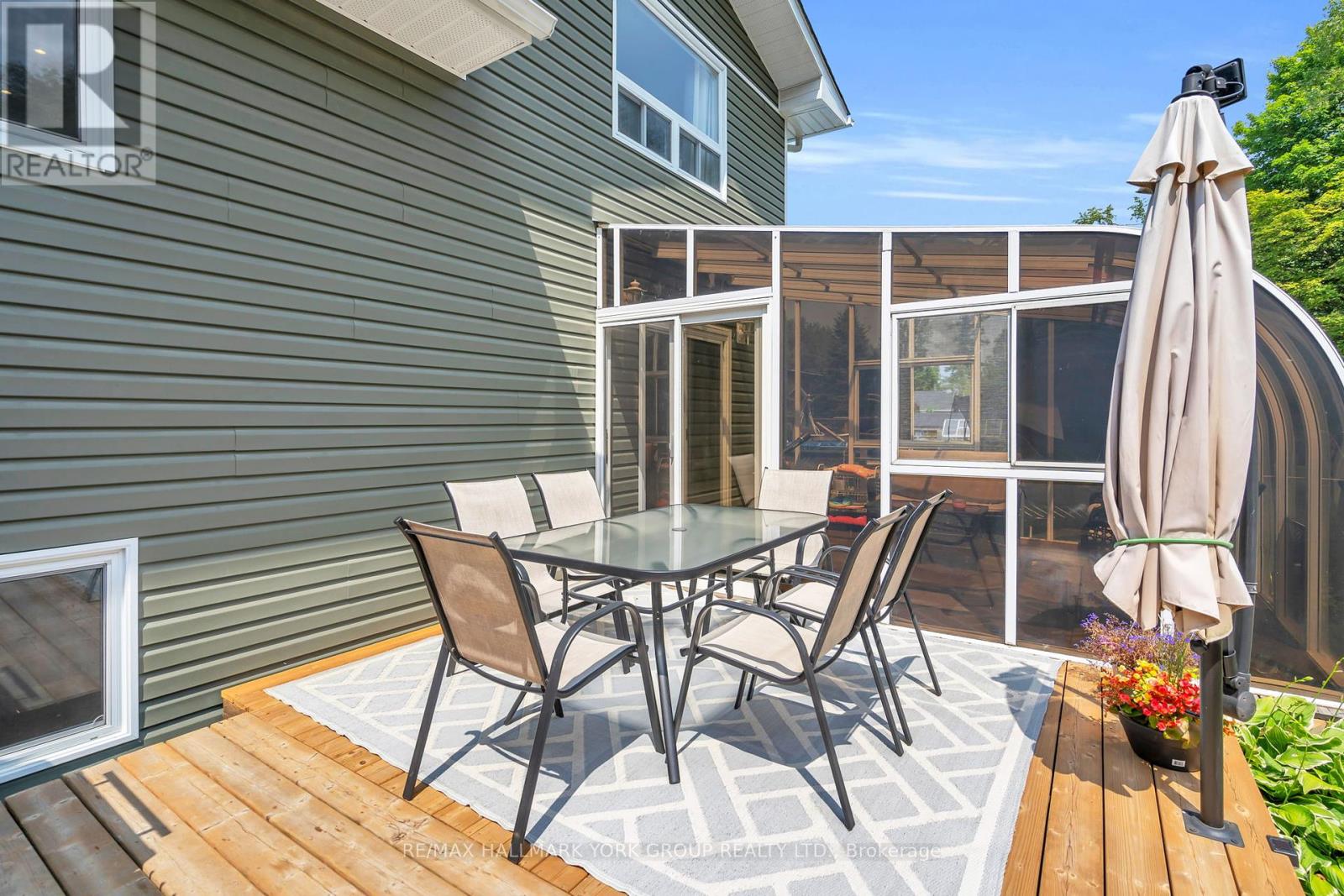 Photo 42 of 15 Brook Crescent, Georgina ON