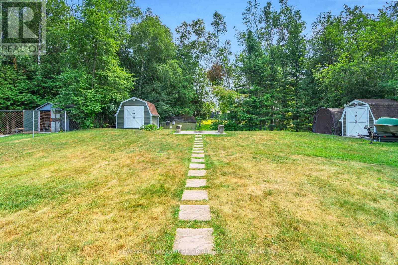 Photo 44 of 15 Brook Crescent, Georgina ON