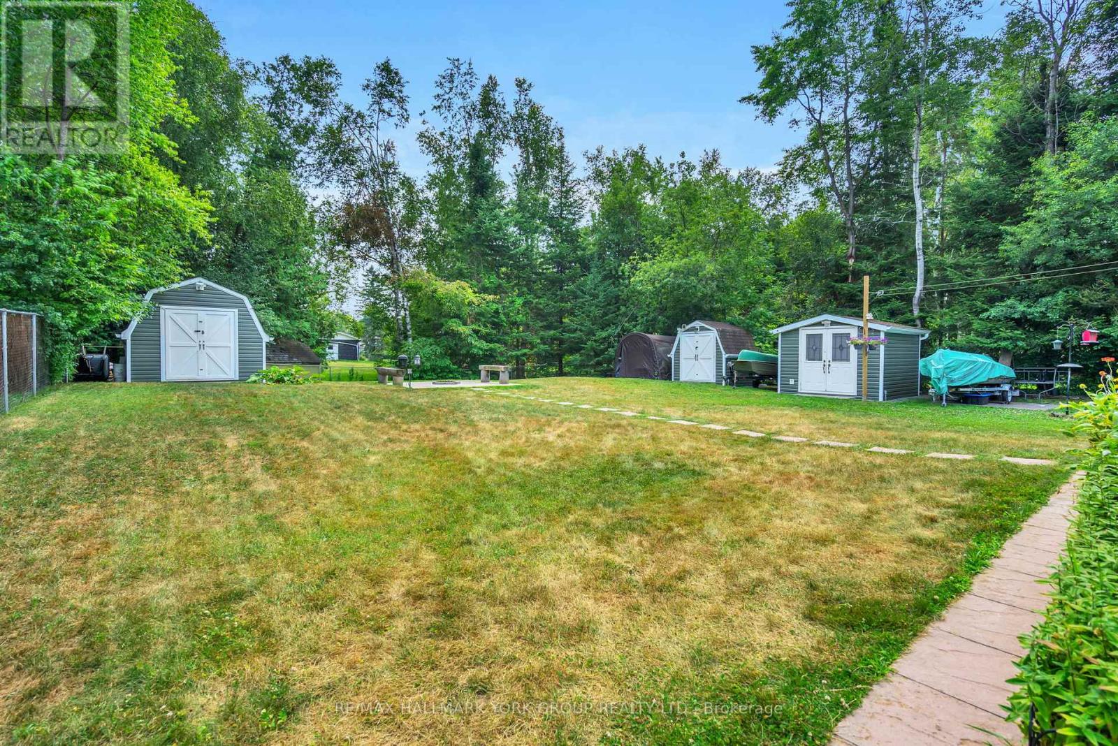 Photo 45 of 15 Brook Crescent, Georgina ON