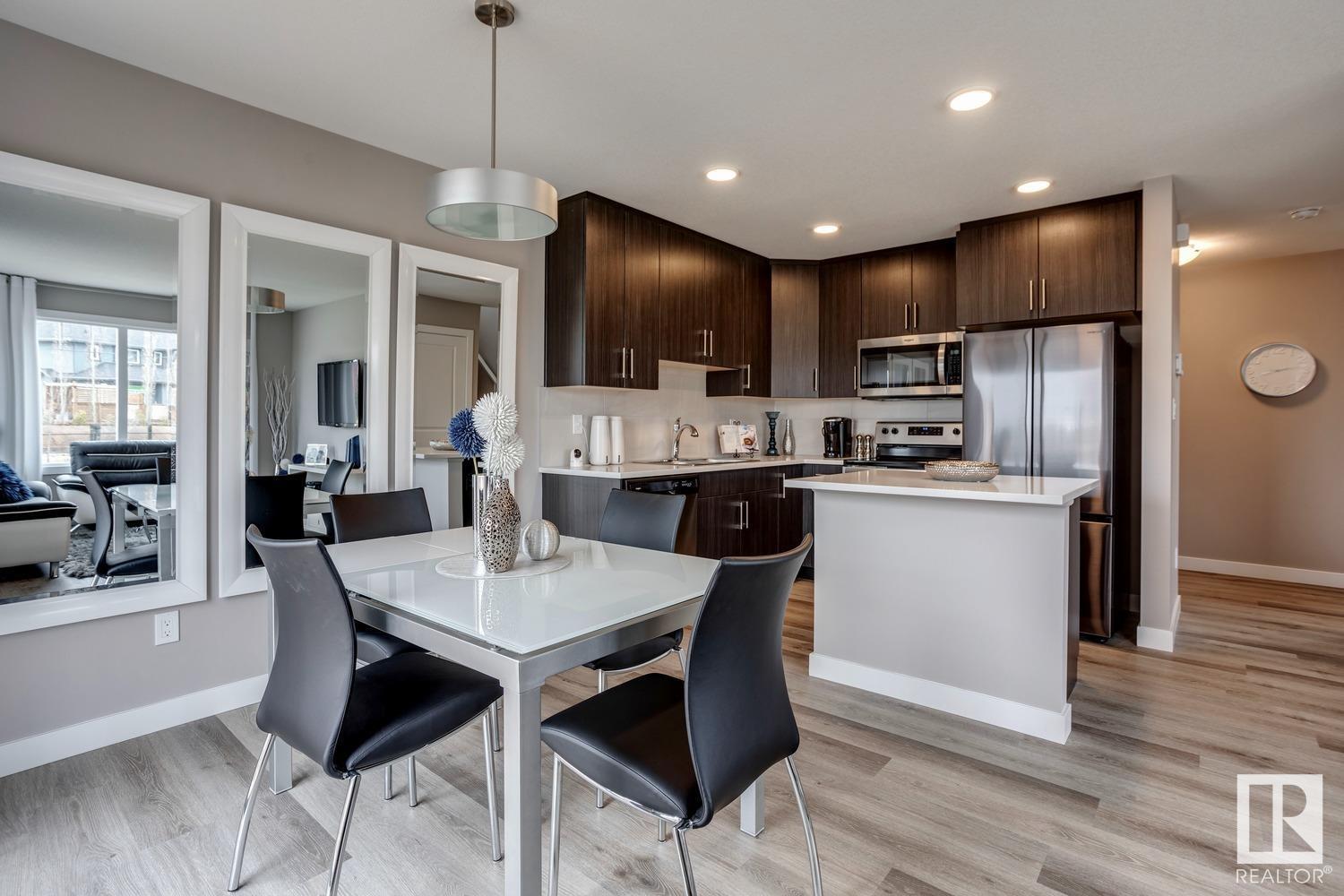 Photo 17 of 53 13139 205 St Nw, Edmonton AB