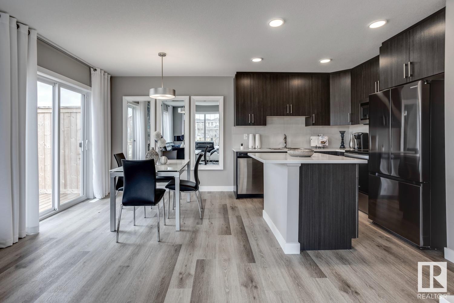 Photo 23 of 53 13139 205 St Nw, Edmonton AB