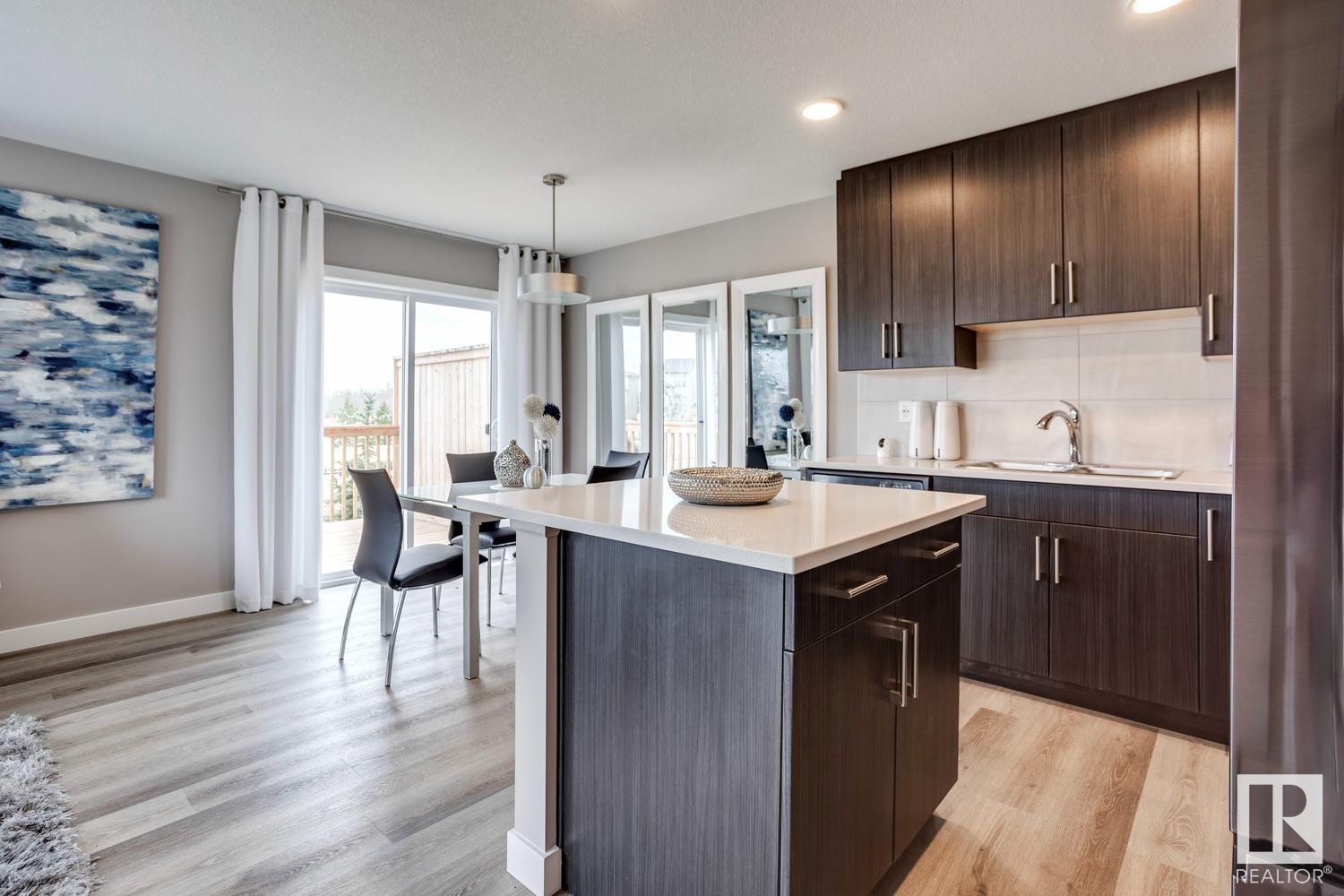 Photo 8 of 53 13139 205 St Nw, Edmonton AB