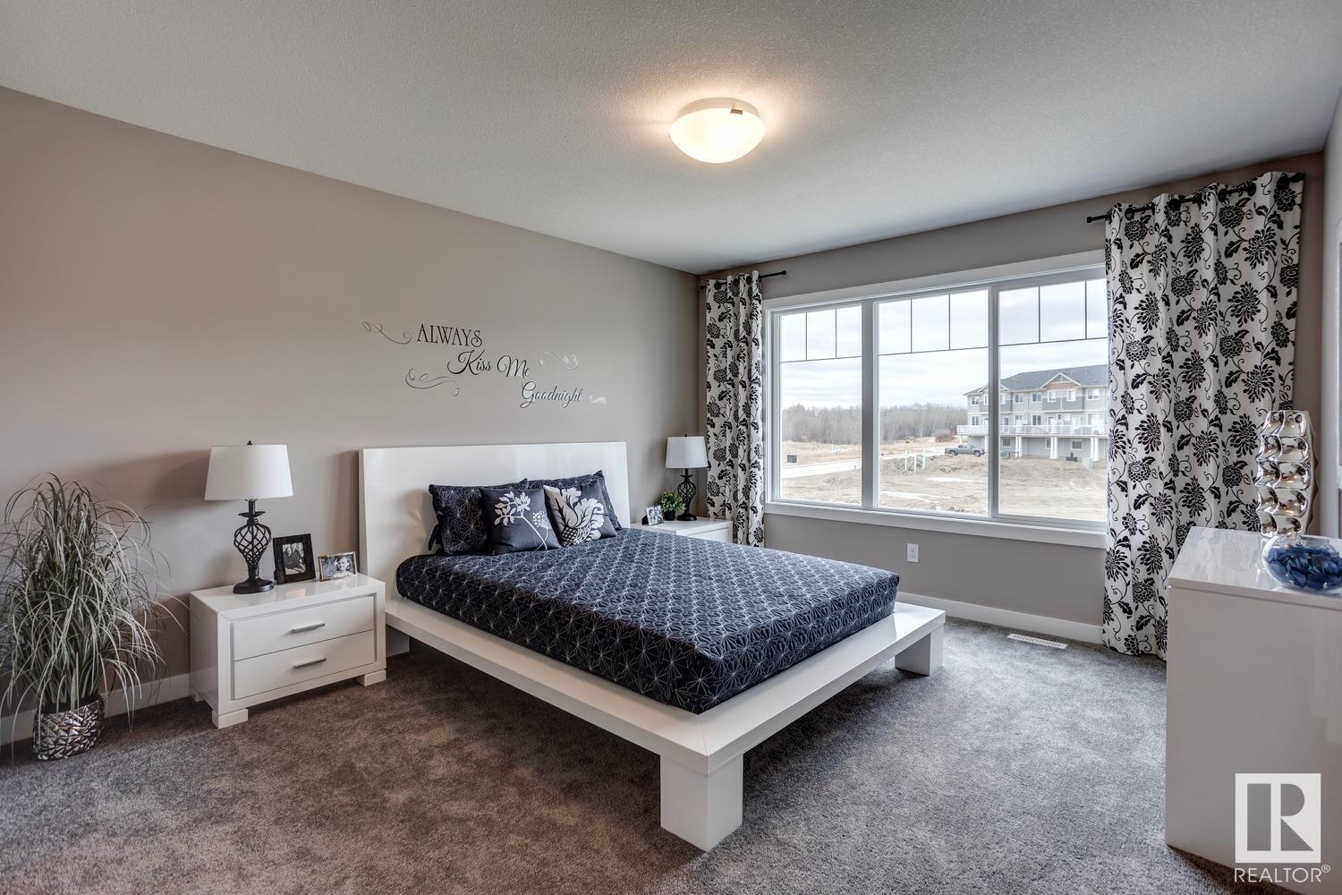 Photo 25 of 53 13139 205 St Nw, Edmonton AB