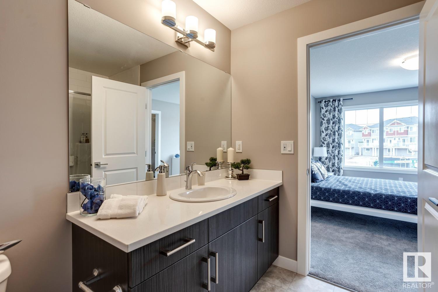 Photo 31 of 53 13139 205 St Nw, Edmonton AB