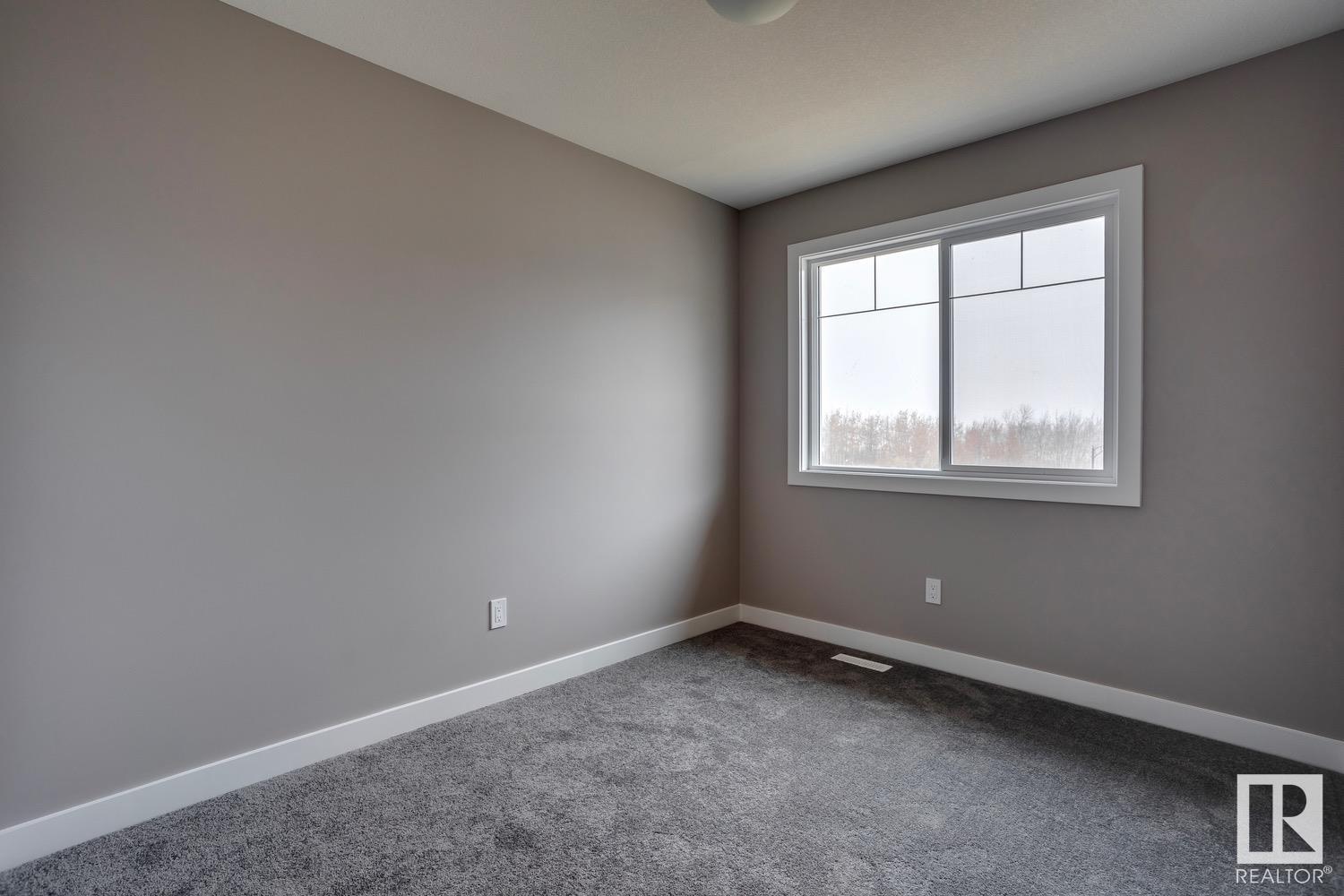Photo 20 of 75 13139 205 St Nw, Edmonton AB