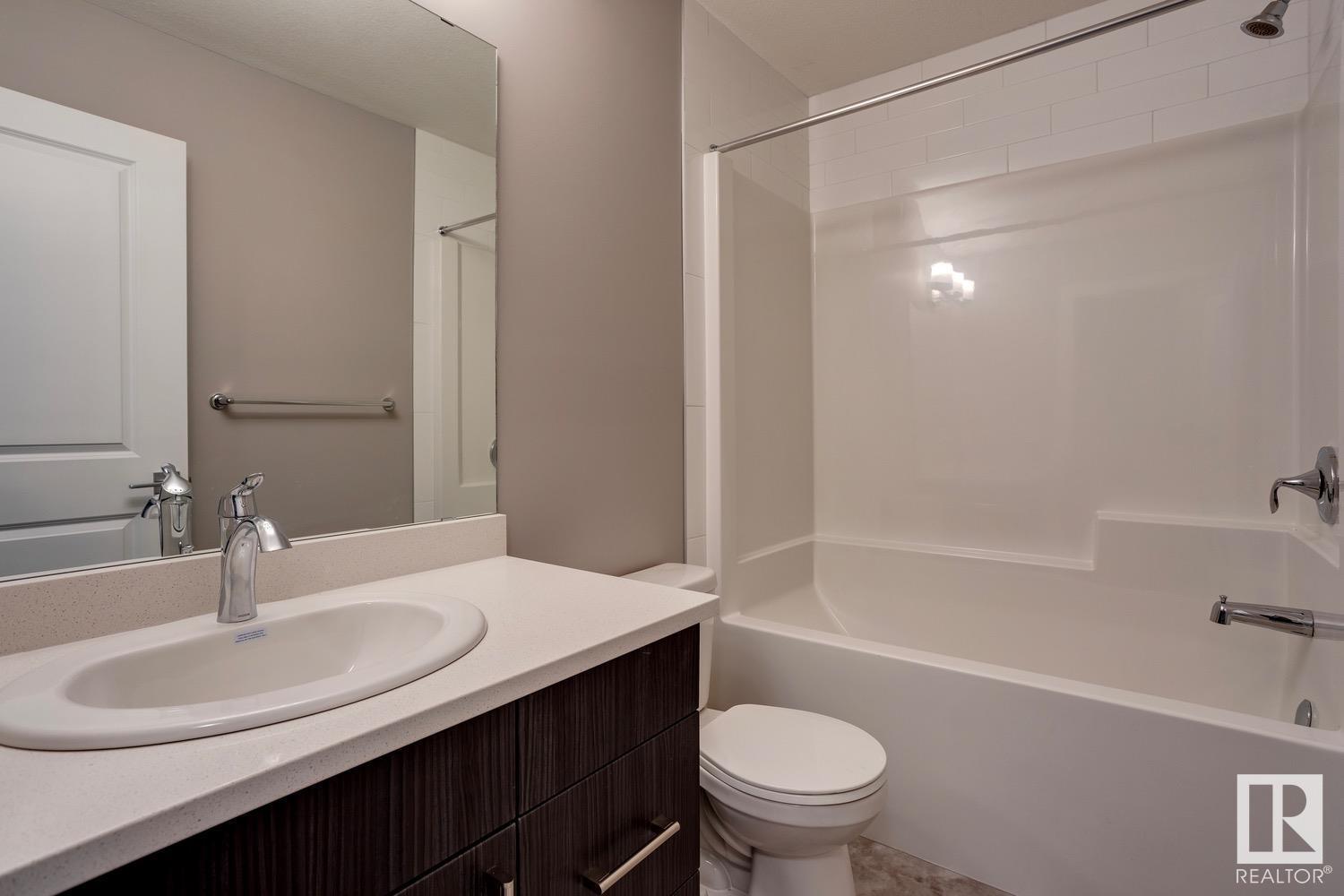 Photo 10 of 75 13139 205 St Nw, Edmonton AB