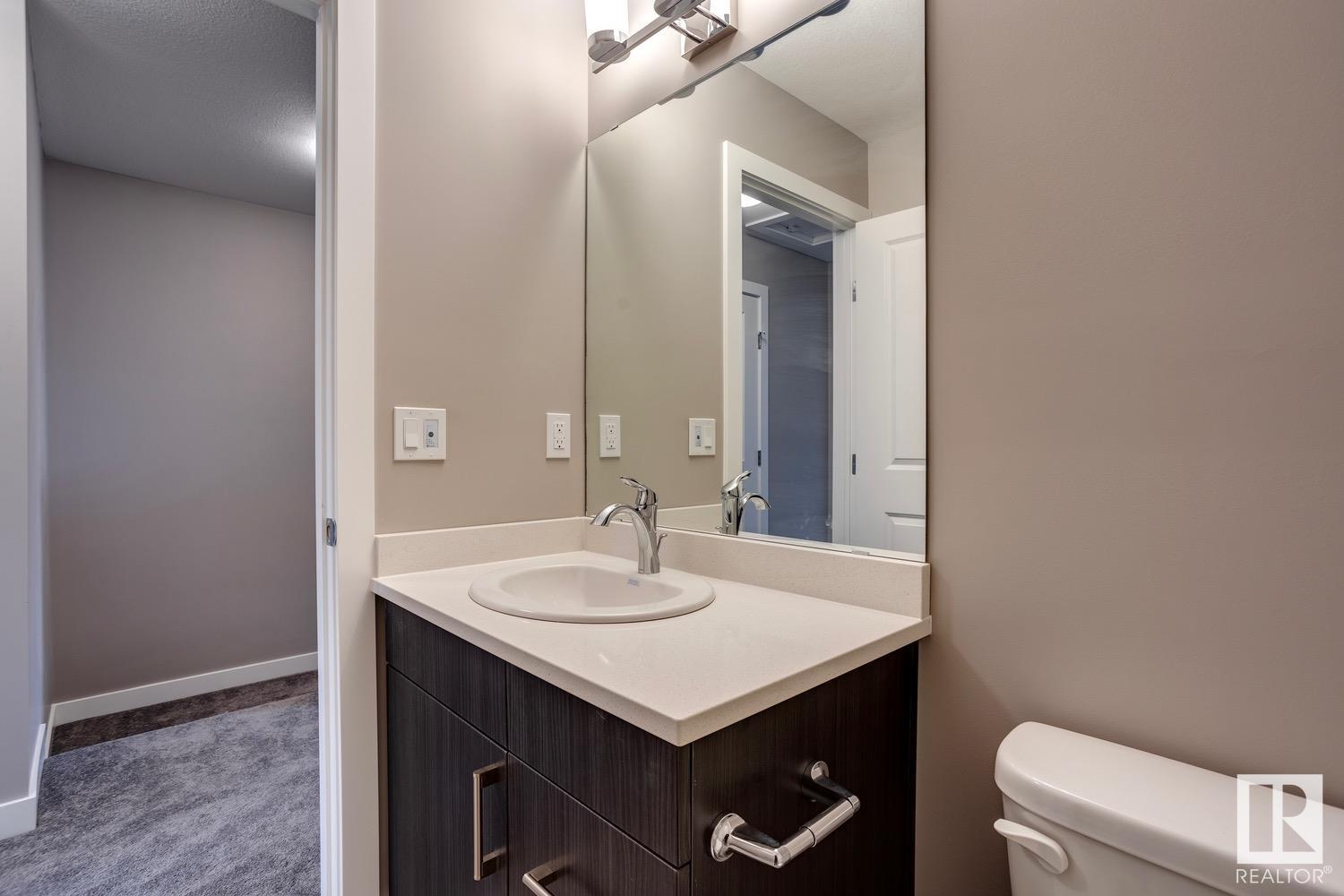 Photo 17 of 75 13139 205 St Nw, Edmonton AB