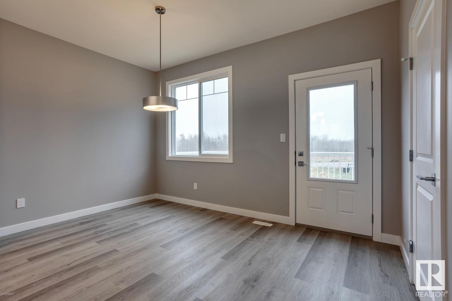 Photo 11 of 75 13139 205 St Nw, Edmonton AB