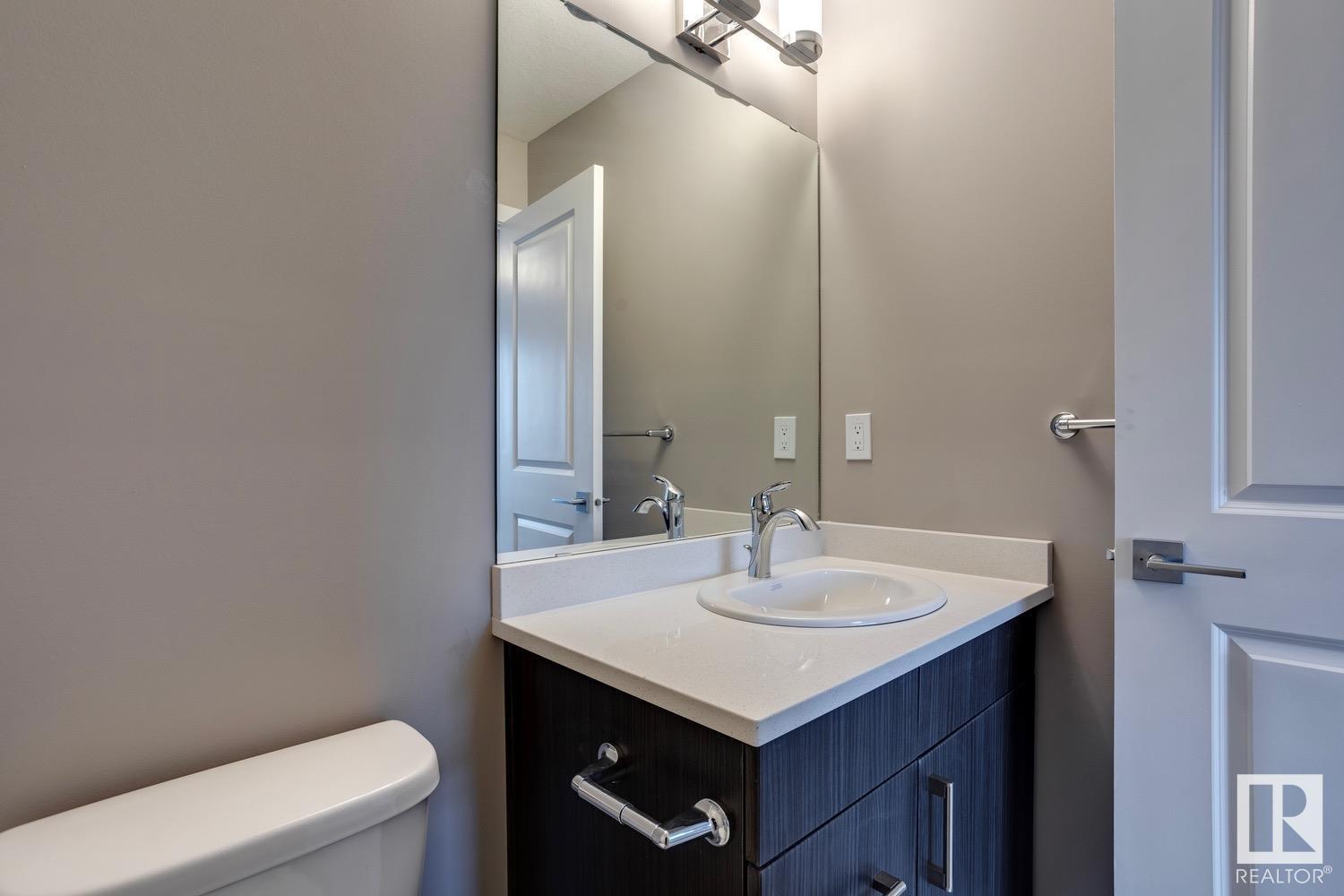 Photo 21 of 75 13139 205 St Nw, Edmonton AB