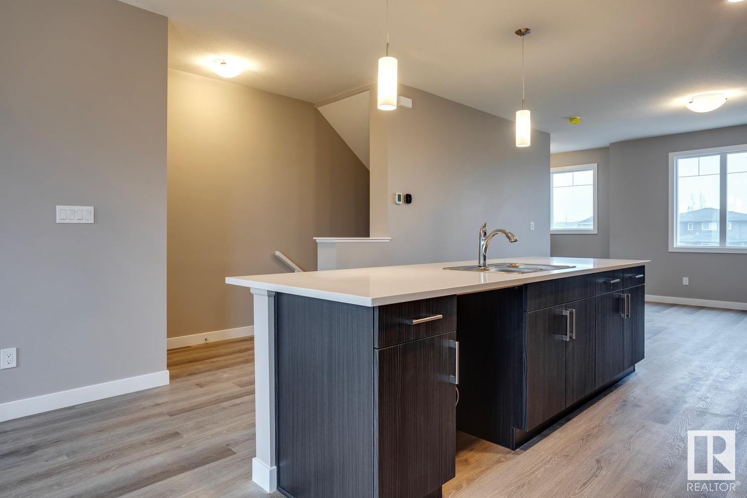 Photo 12 of 75 13139 205 St Nw, Edmonton AB