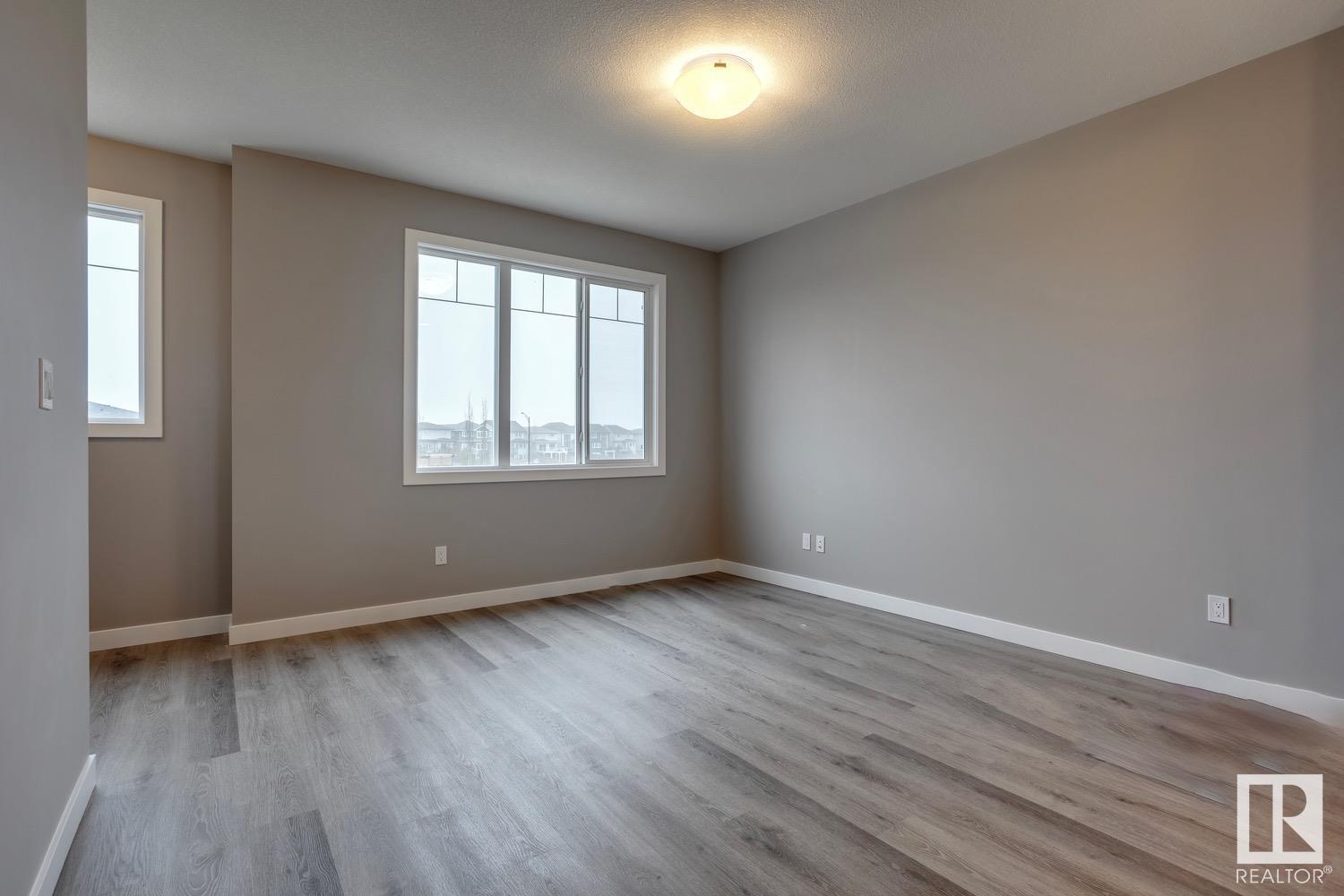Photo 7 of 75 13139 205 St Nw, Edmonton AB