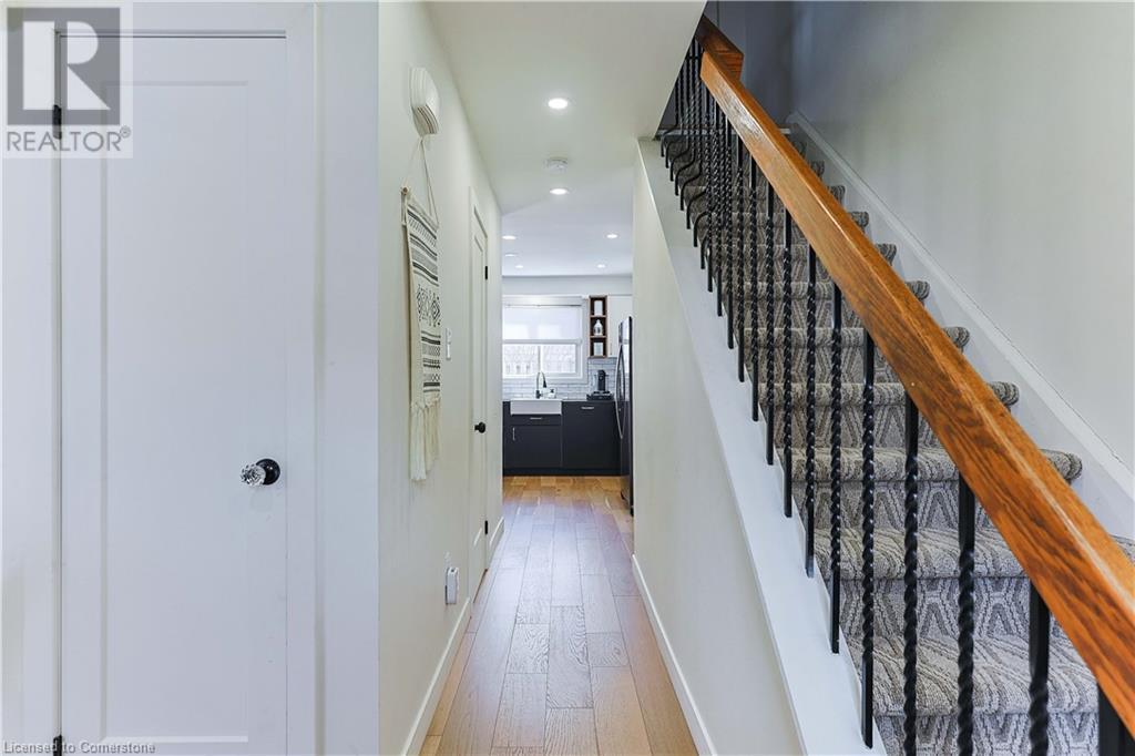 Photo 8 of 5475 Lakeshore Road Unit 54, Burlington ON